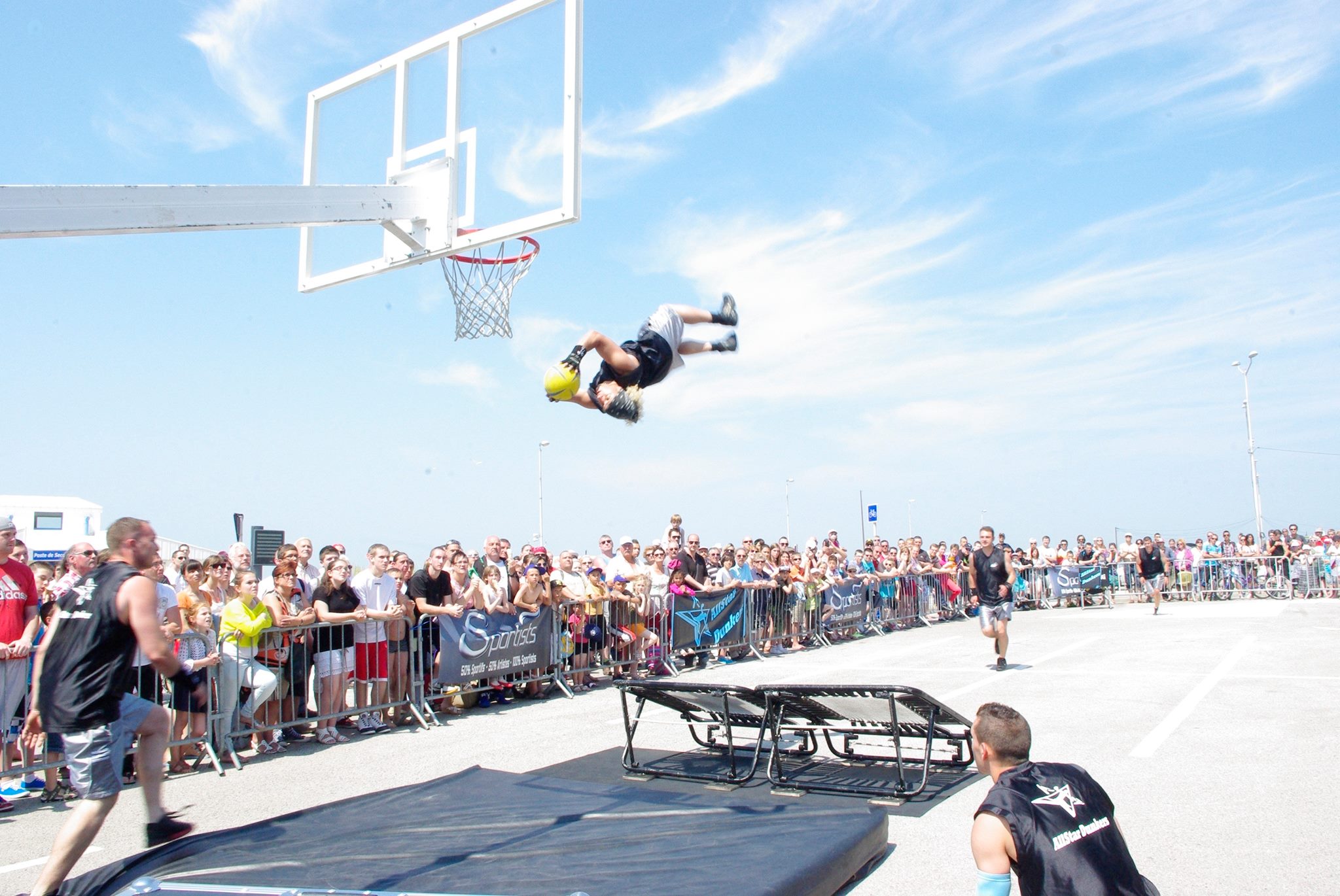 ACROBATIC BASKETBALL/ DUNKERS SHOW performance