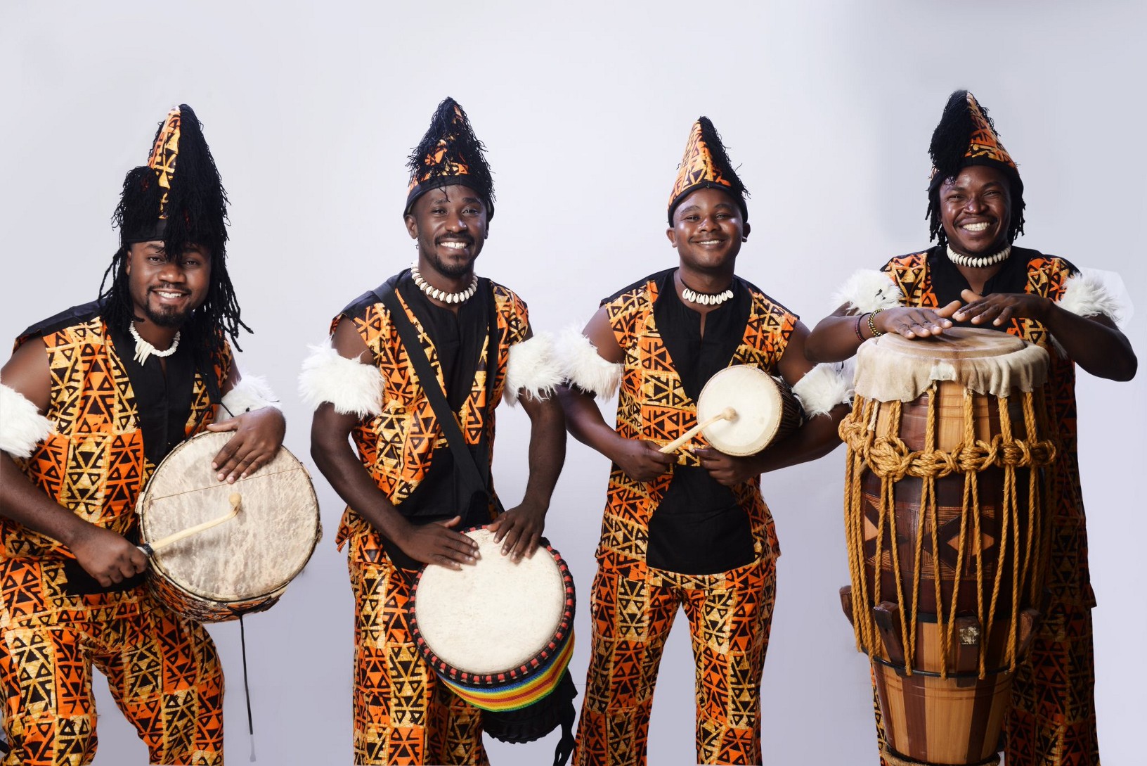 AFRICAN DRUMMERS & DANCERS