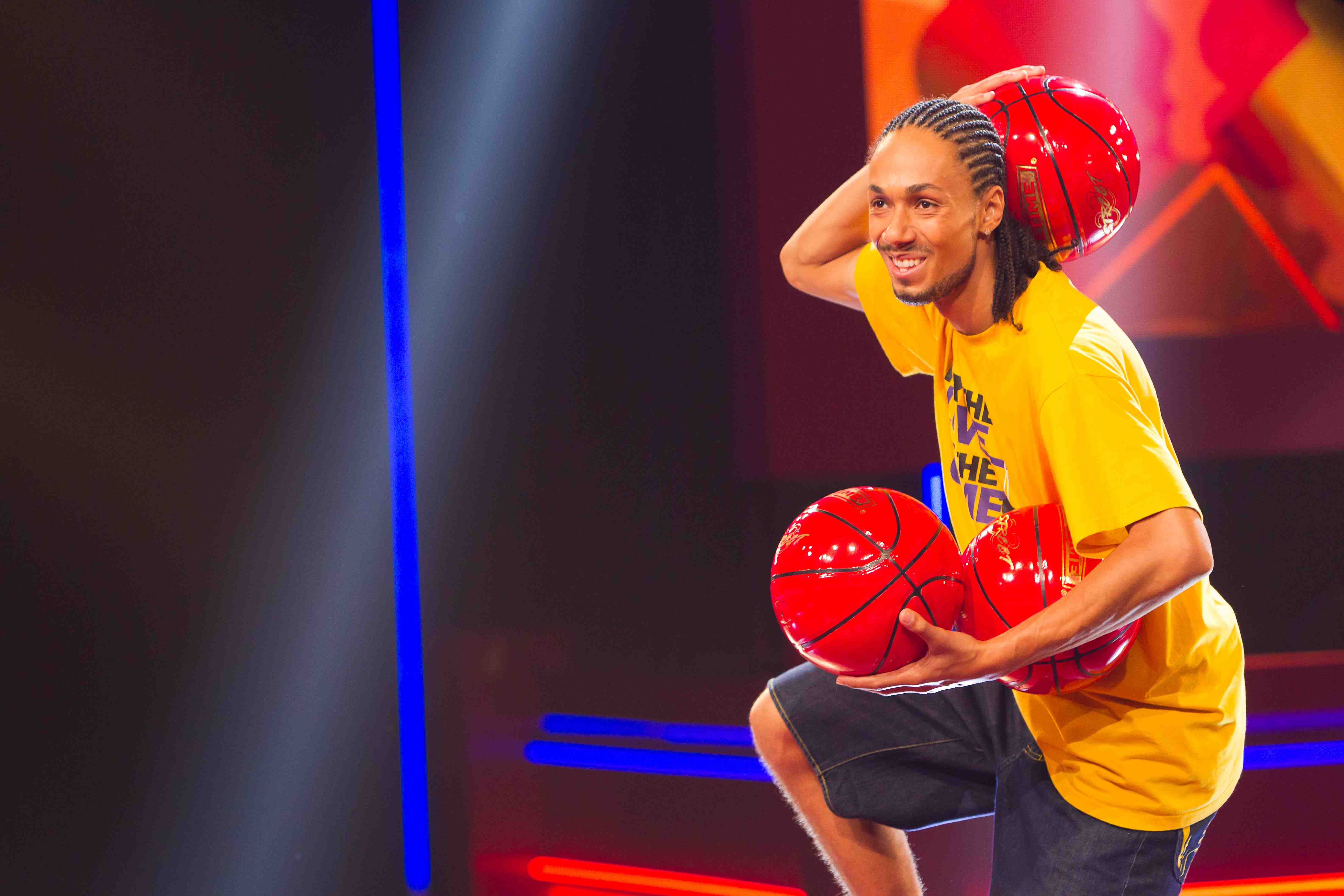 Basketball Juggler & Freestyler performance