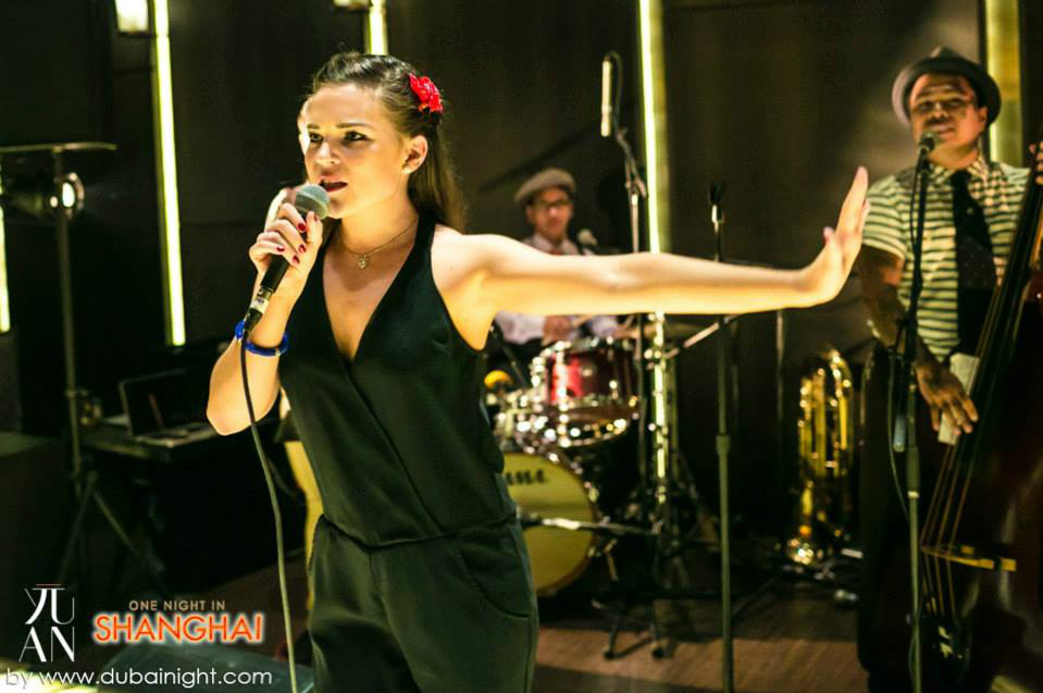 BRITISH VOCALIST performance