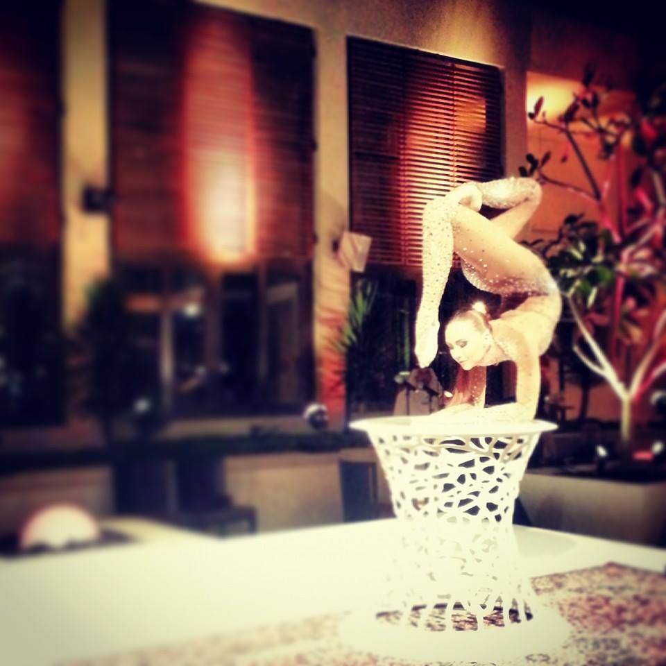 Contortionist performance