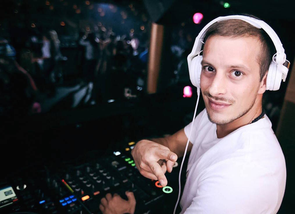 DJ VLADAN performance
