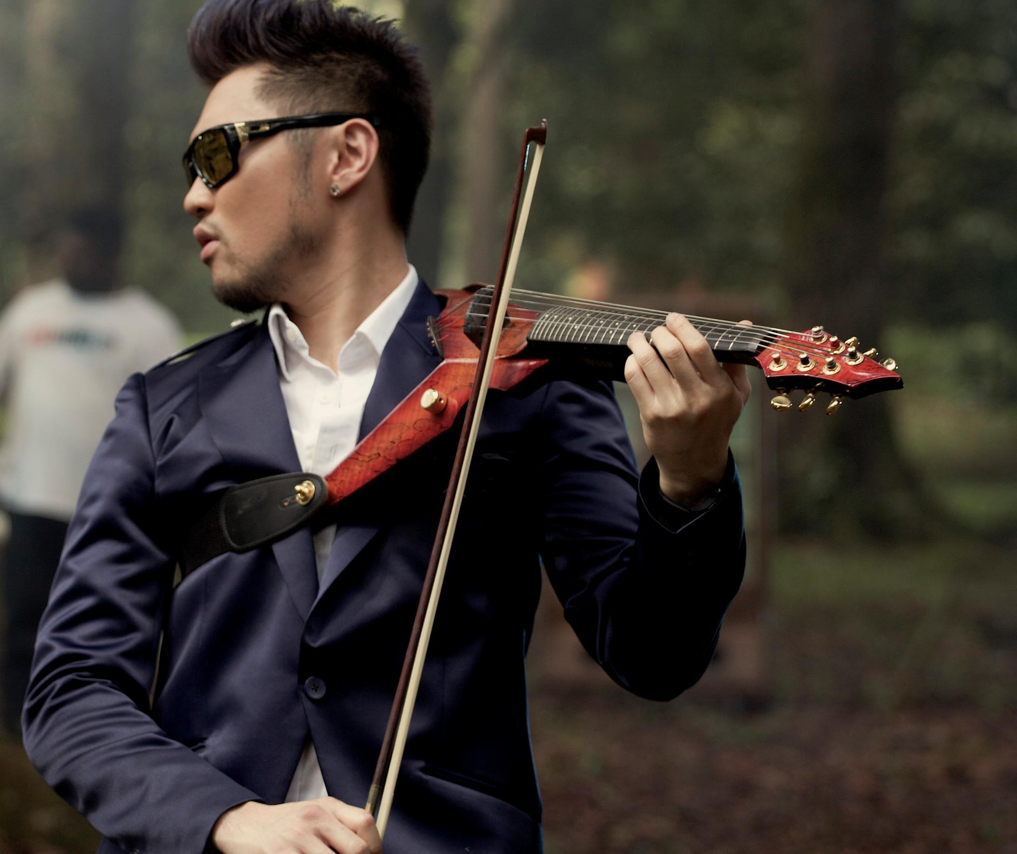 Electric Violinist