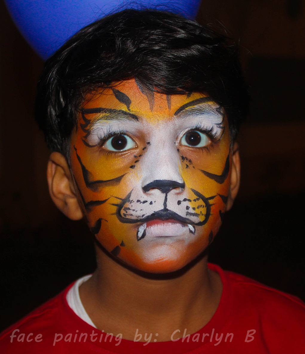 Face Painter performance
