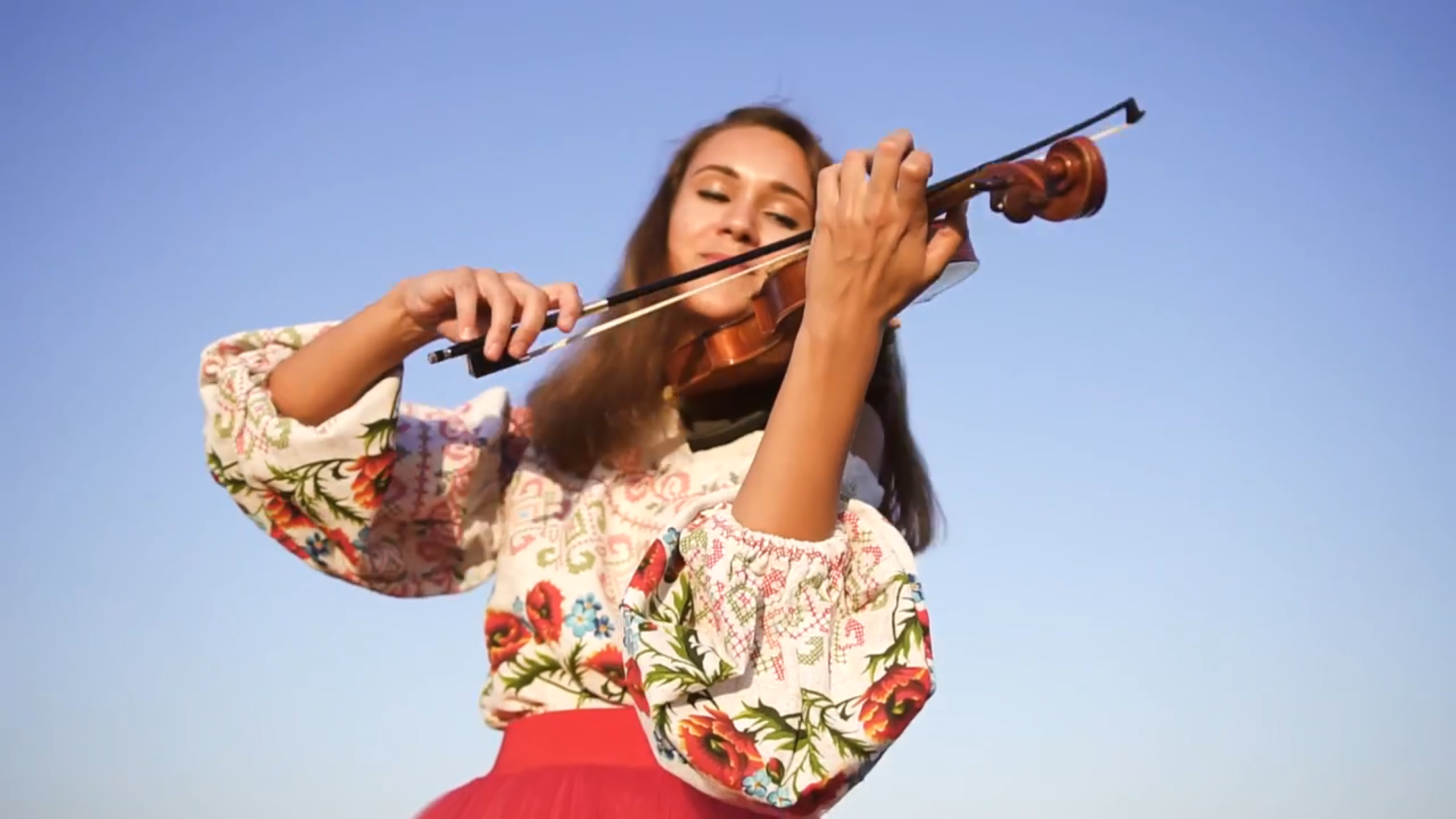 Female Violinist performance