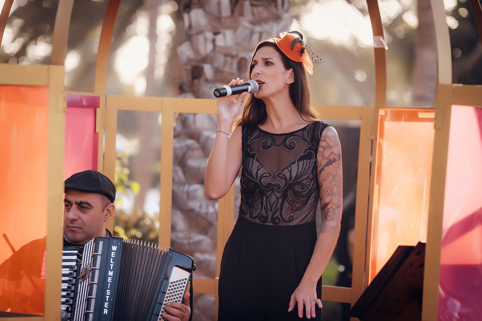 French Jazz Singer performance