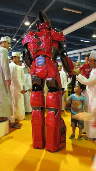 GIANT ROBOT performance