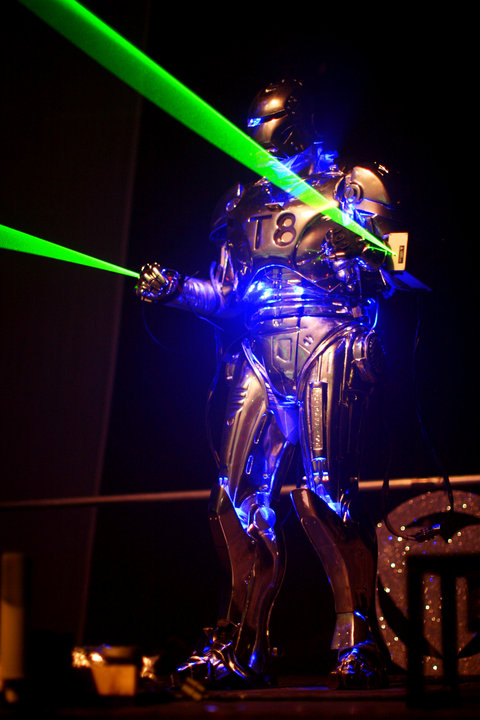 Giant Robot with Lasers