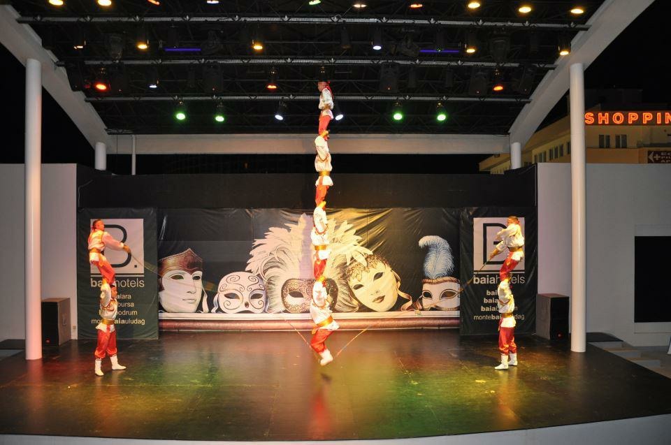 Mongolian Circus Troupe performance