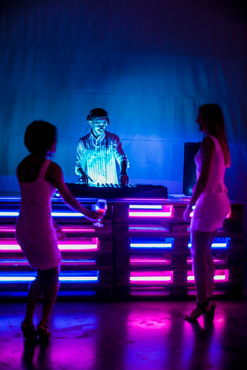 PALLET DJ BOOTH with LIGHTS