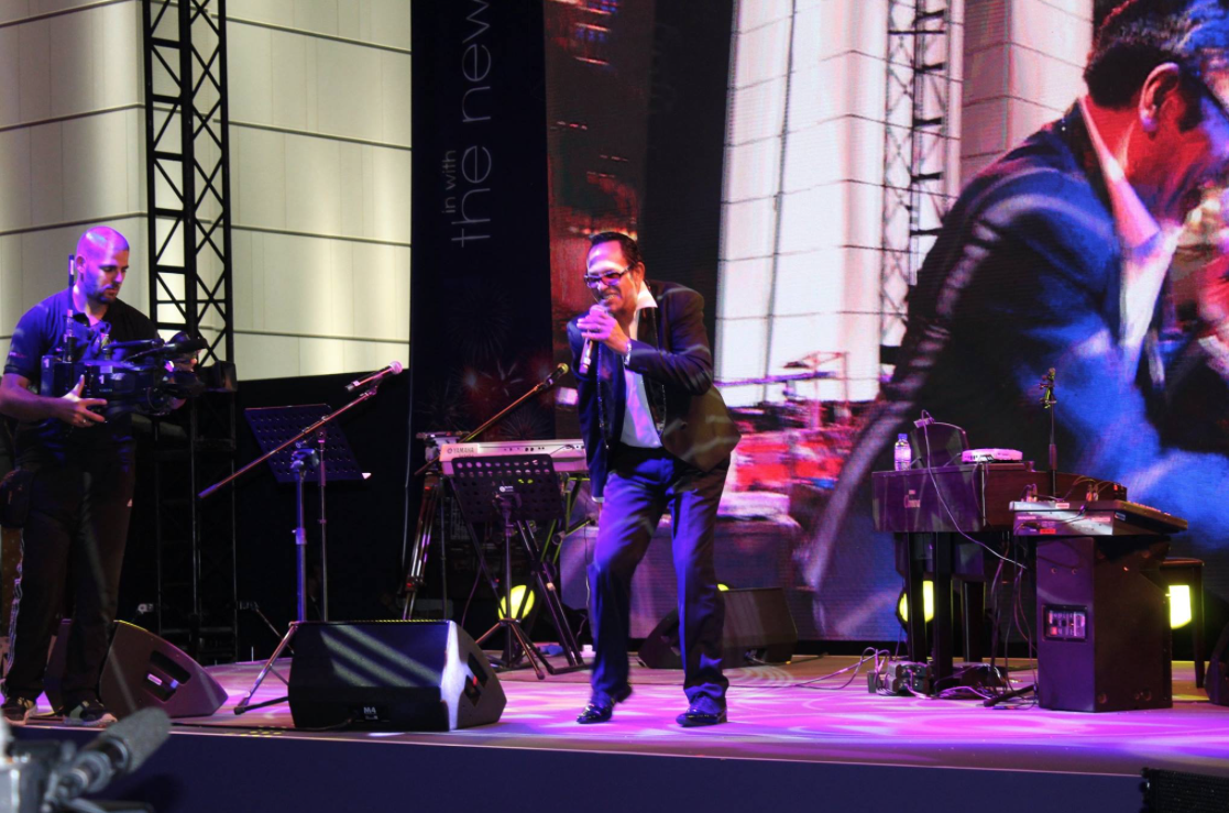 Professional Vocalist Dubai & UAE performance