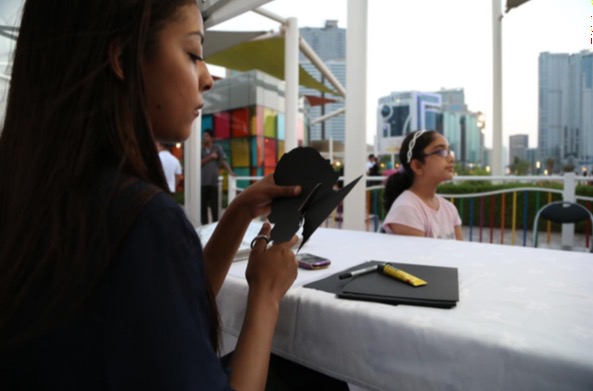 Silhouette Artist performance