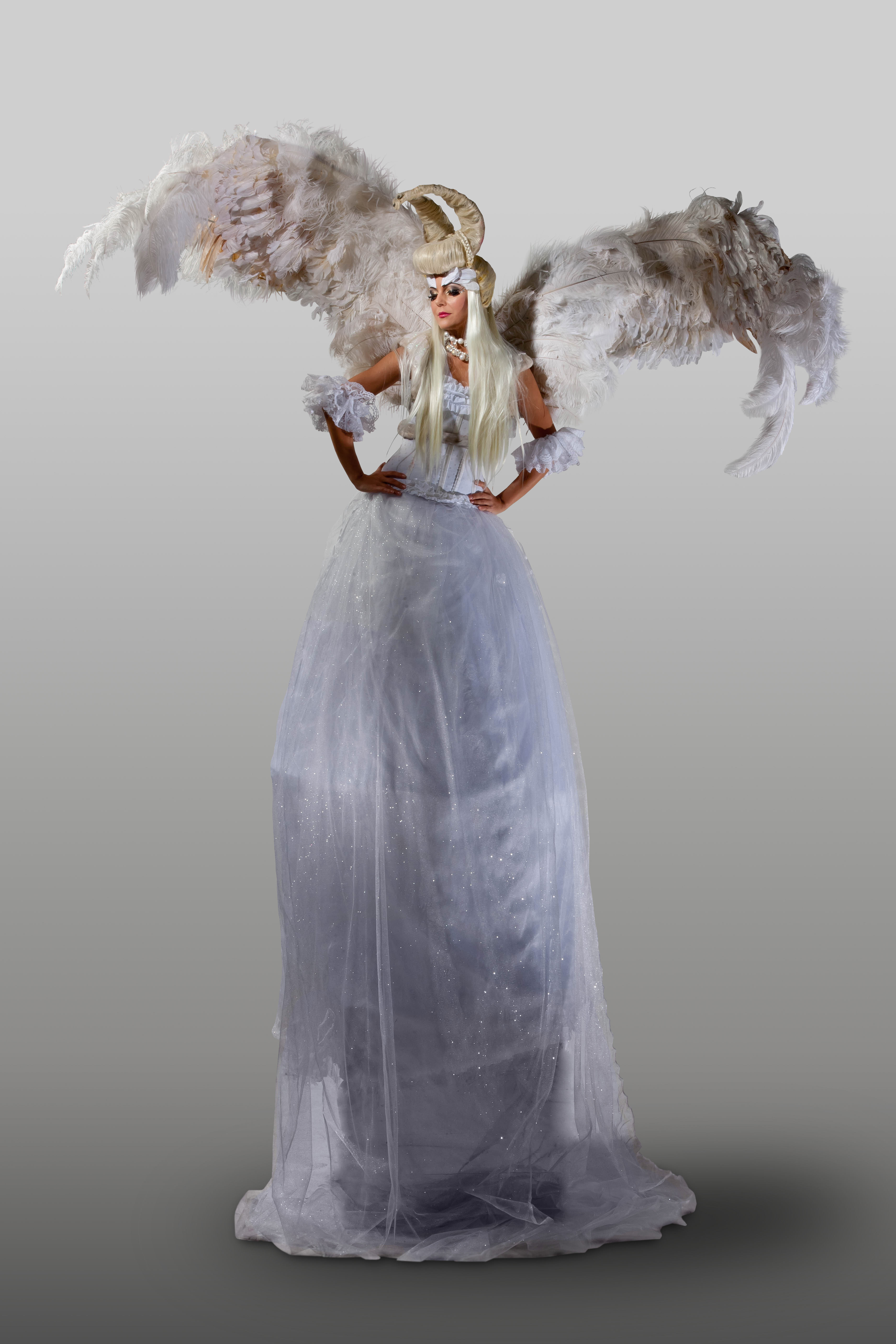 Stilt Walkers Dubai performance