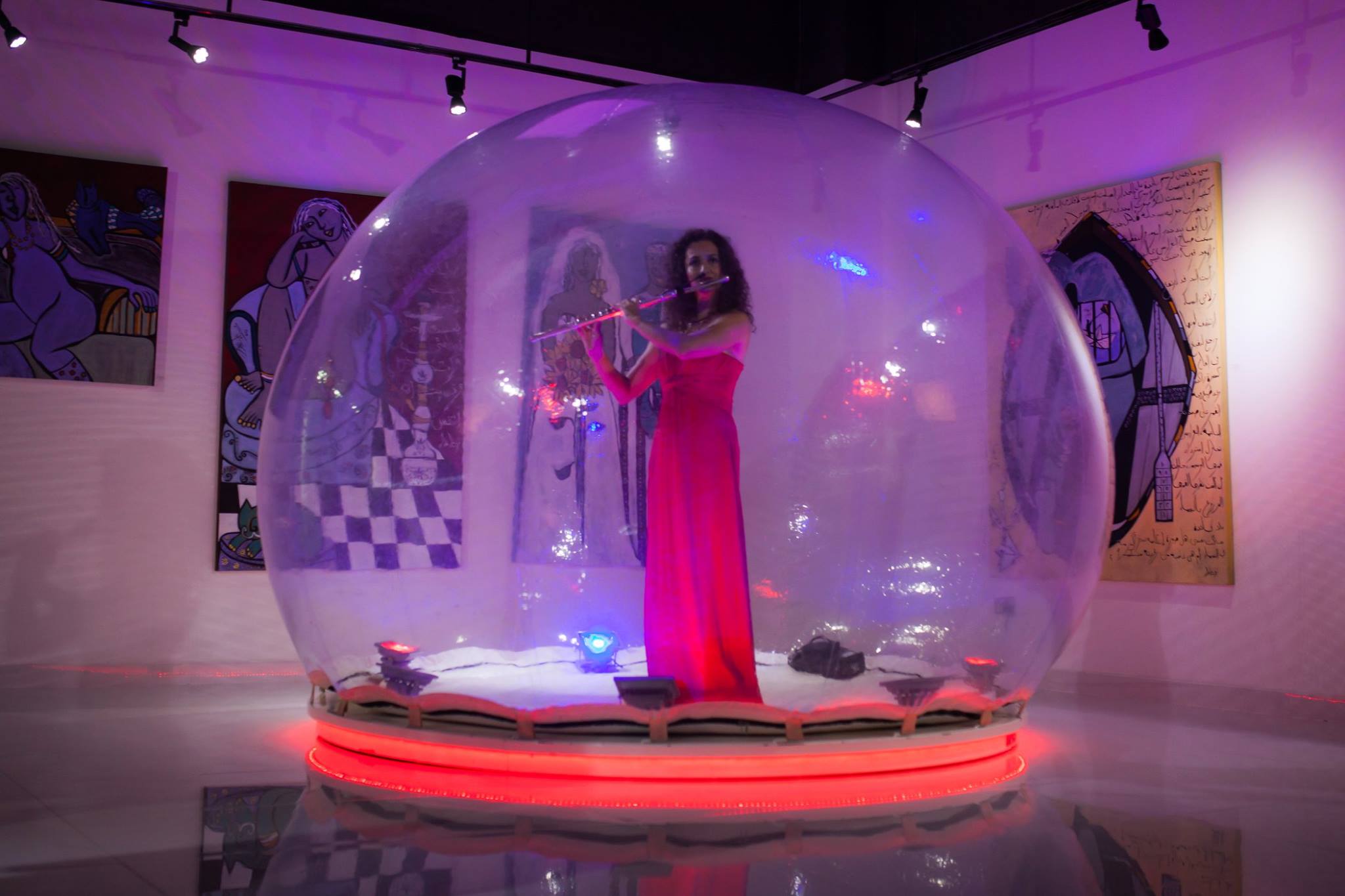 Violinist in a Bubble performance